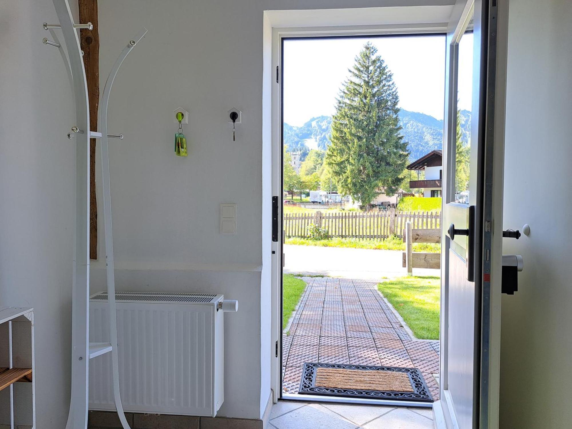 Neu! Ferienwohnungen Im Lueftlmalereck, Hennalahaus Oberammergau Eksteriør billede
