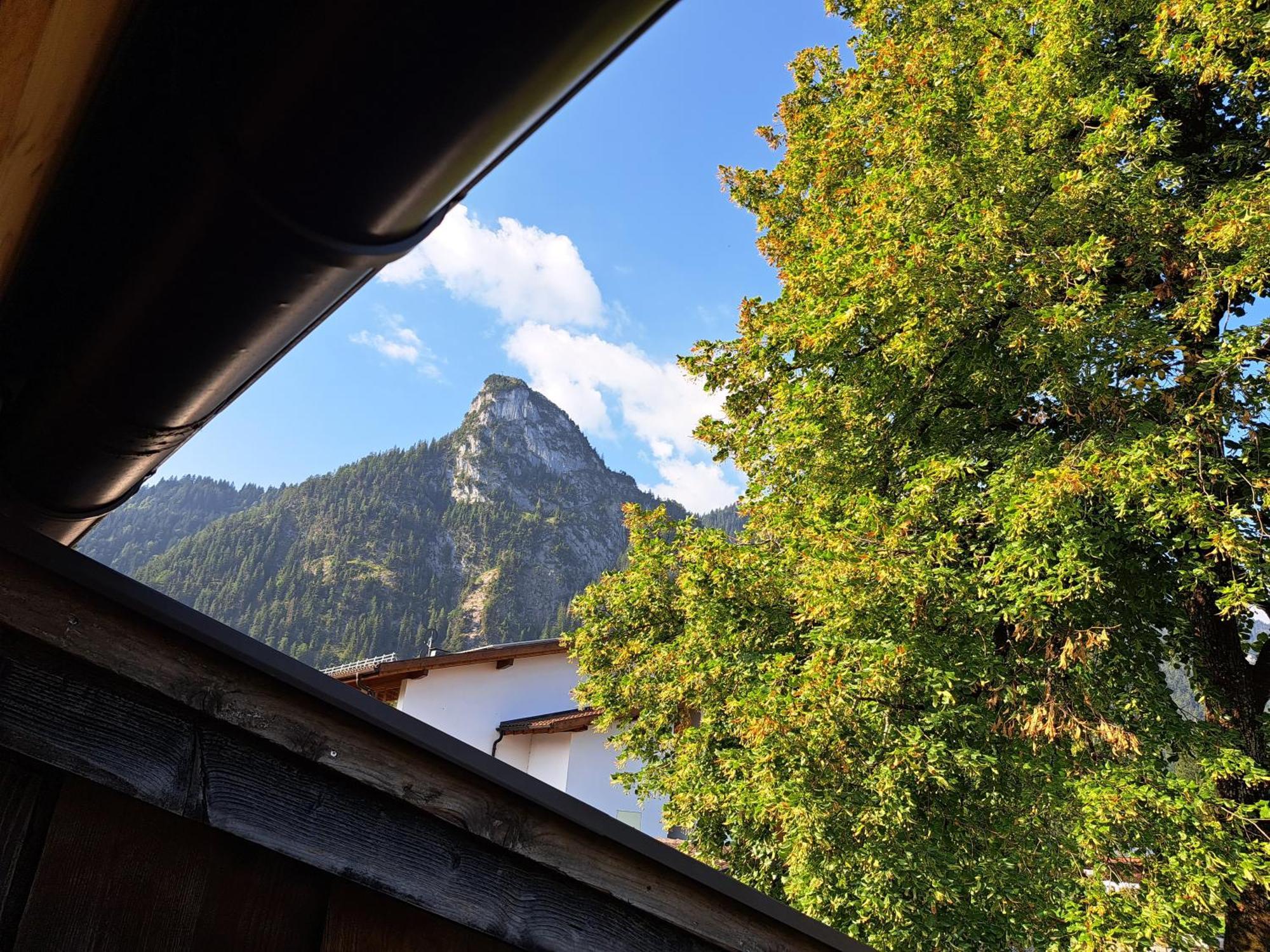 Neu! Ferienwohnungen Im Lueftlmalereck, Hennalahaus Oberammergau Eksteriør billede
